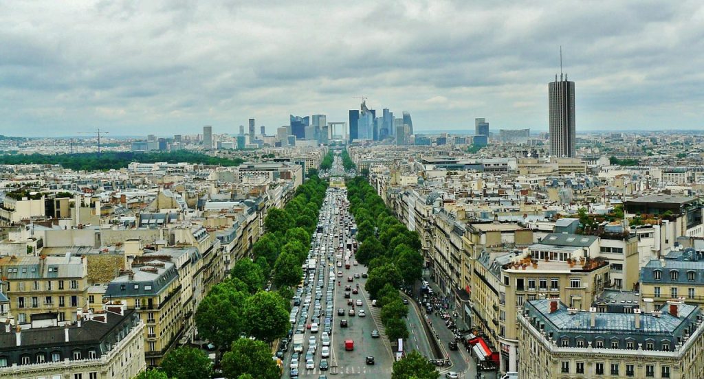 La Défense vue des Champs Elysées